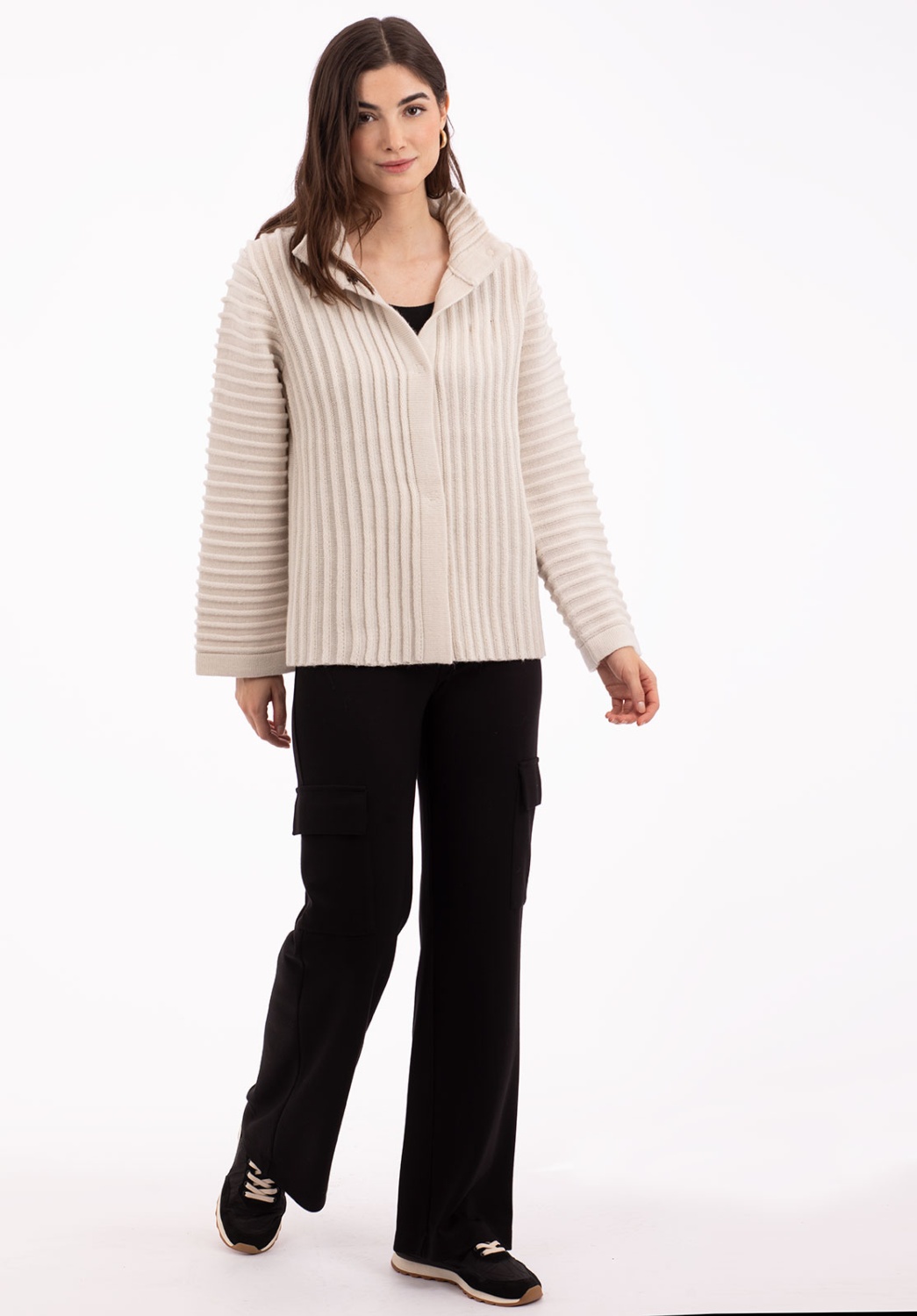 Knitted cardigan with a turtleneck 2