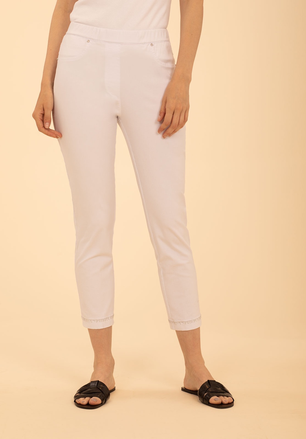 Pantalon blanc avec ourlet en strass 1