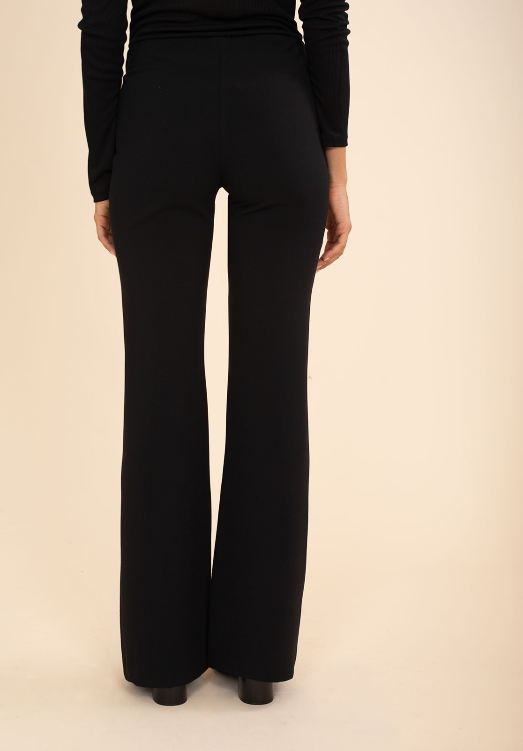 Pantalón Flare Negro 3