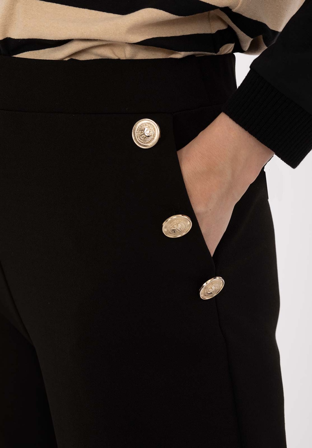 Pantalón Botones Dorados 2