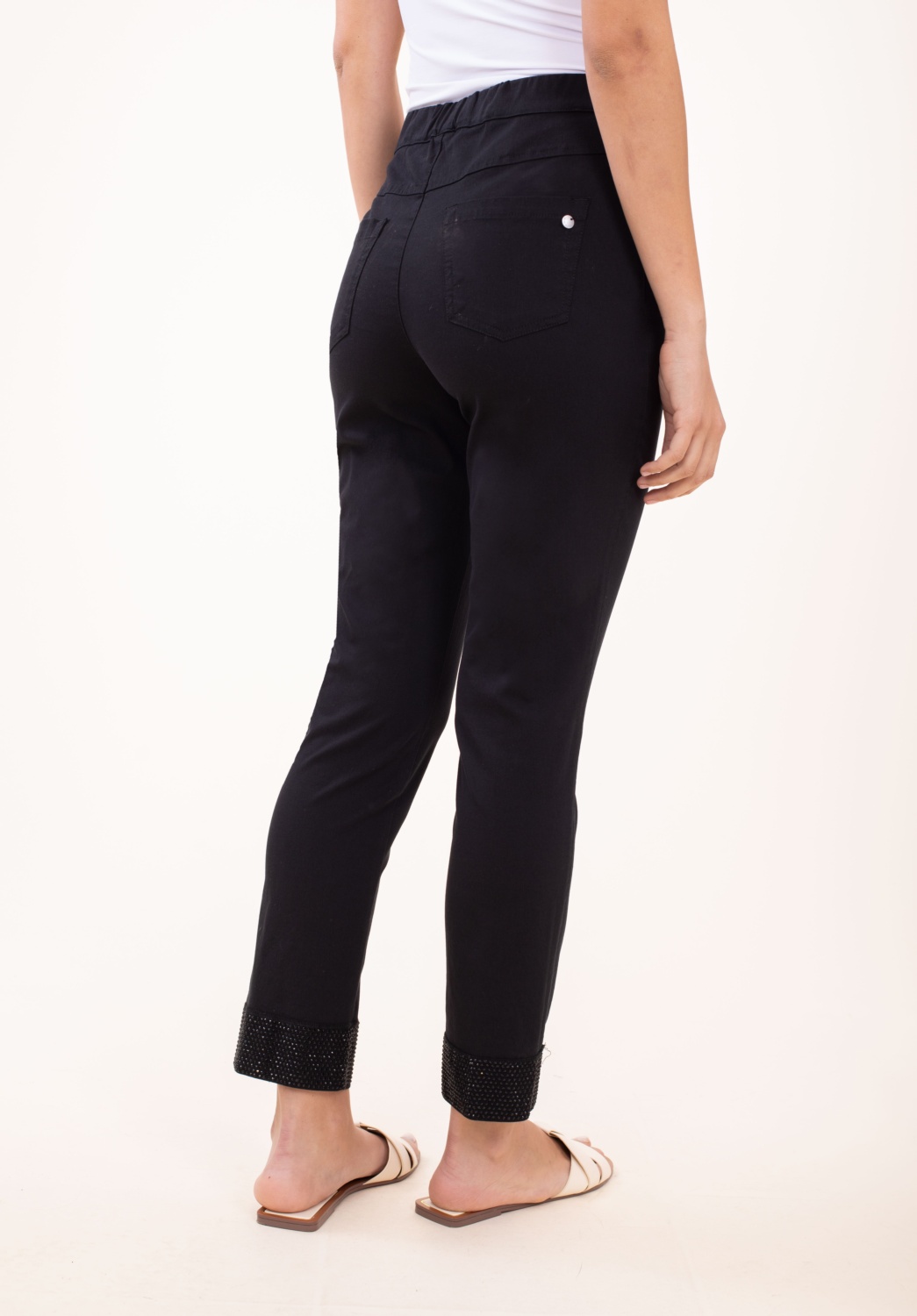 Pantalón Capri Pedrería Negro 3
