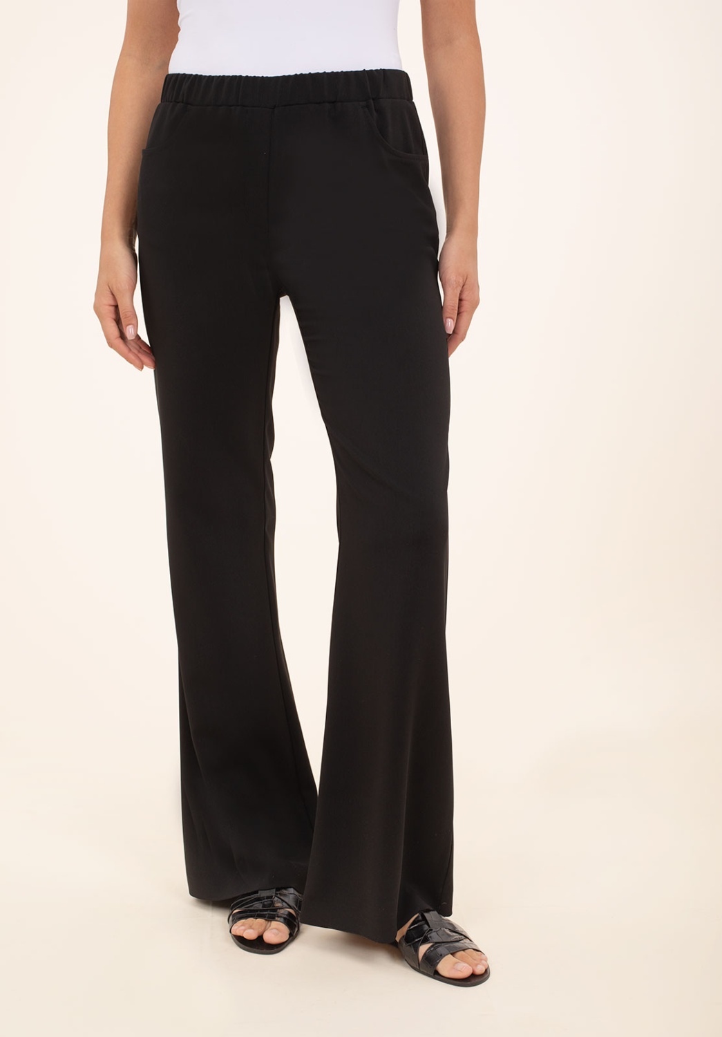 Pantalón Acampanado Negro 1