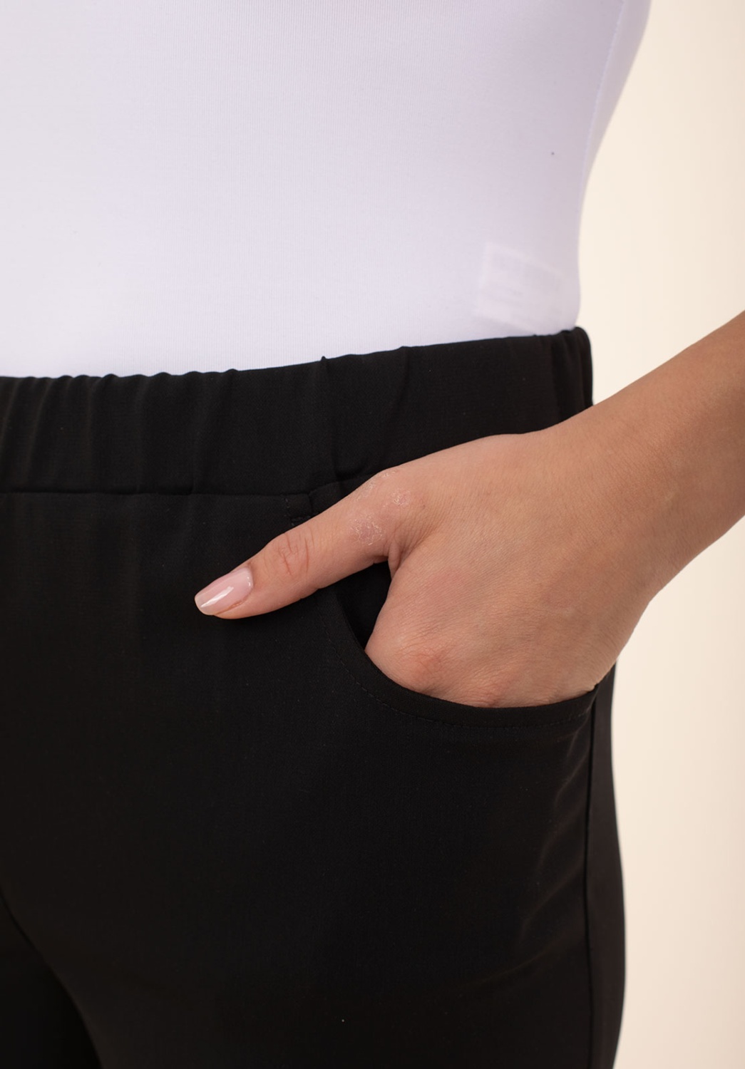 Pantalón Acampanado Negro 2