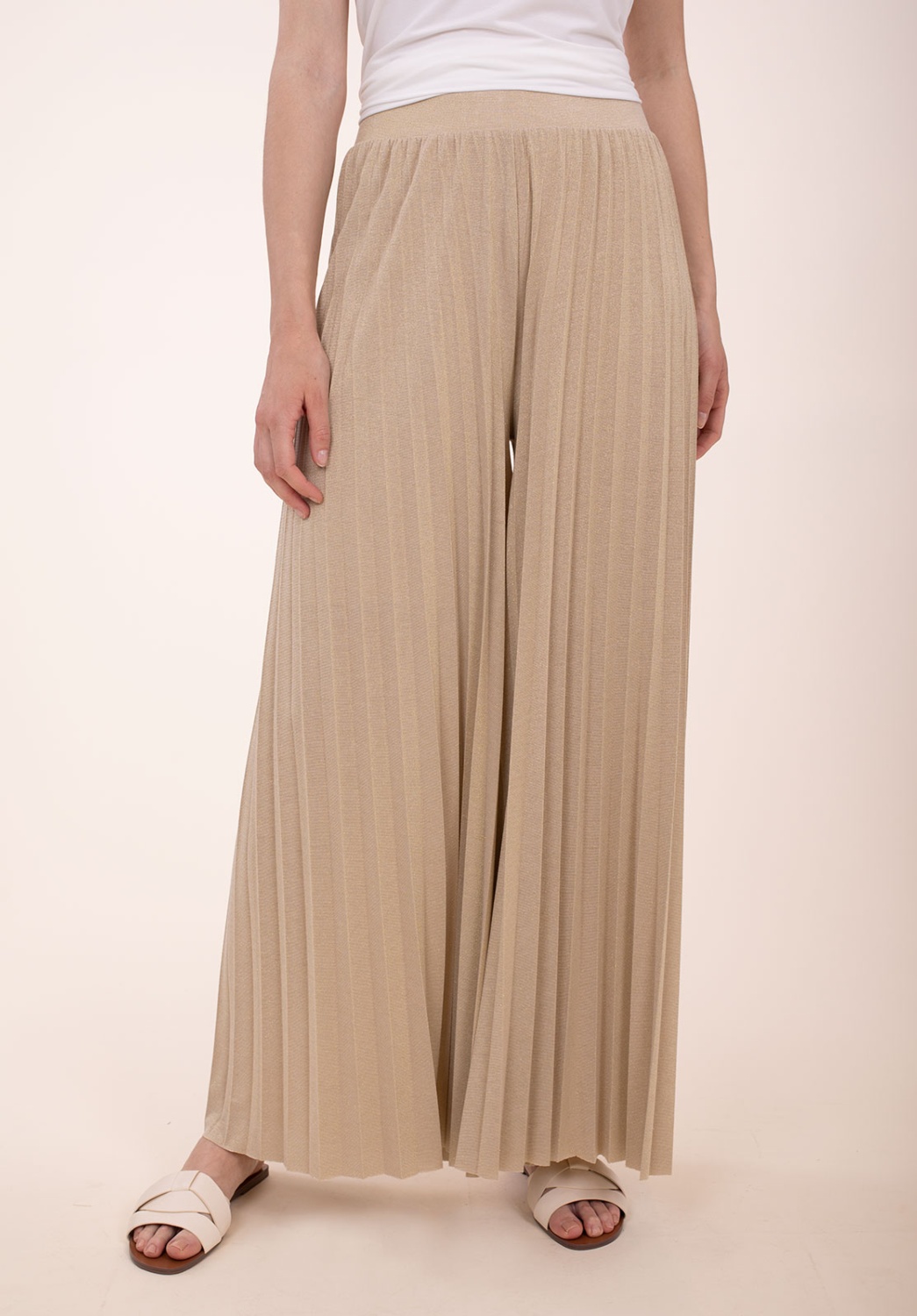 Pantalón Dorado Plisado 2