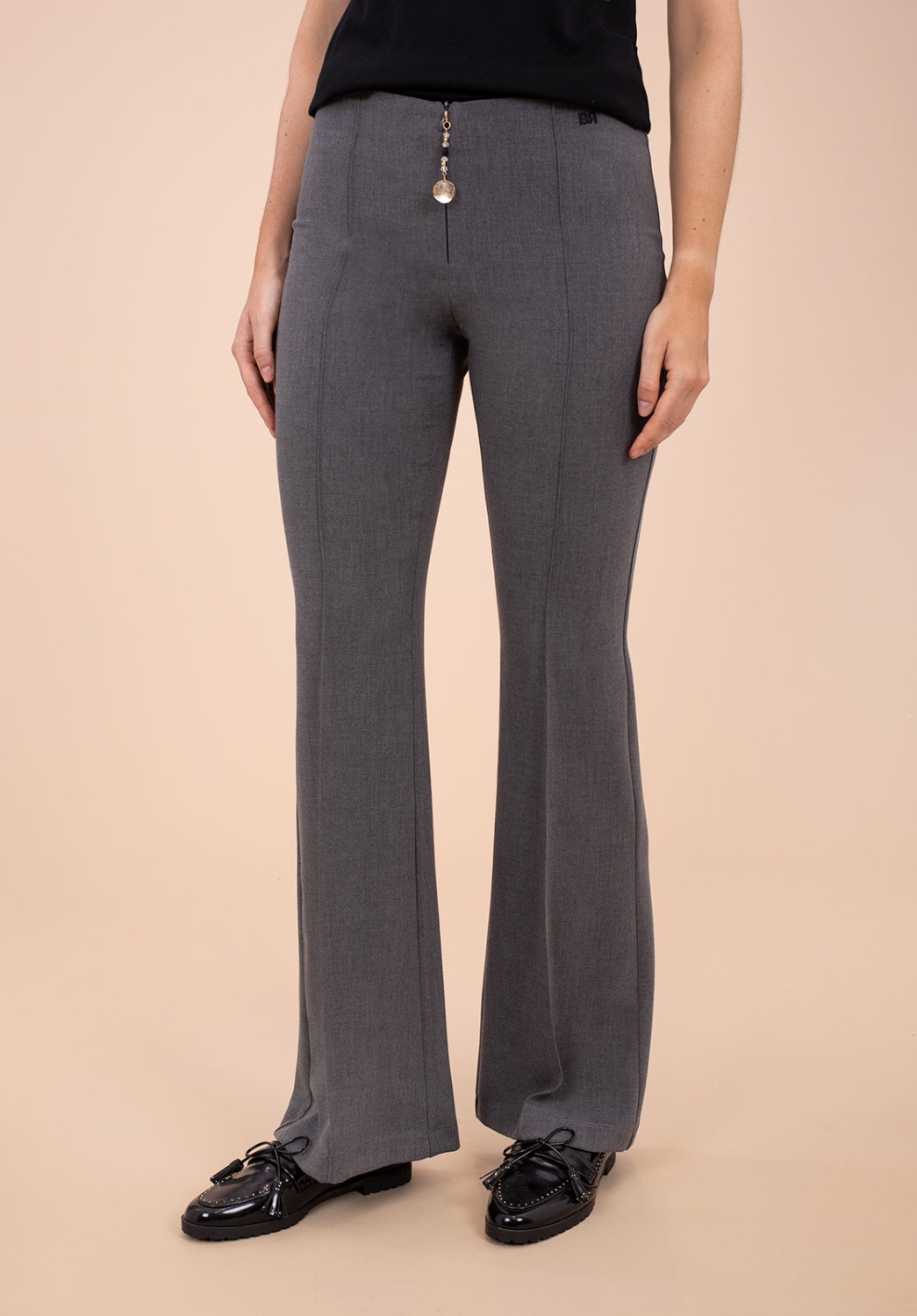 Pantalón Gris De Tiro Medio 1