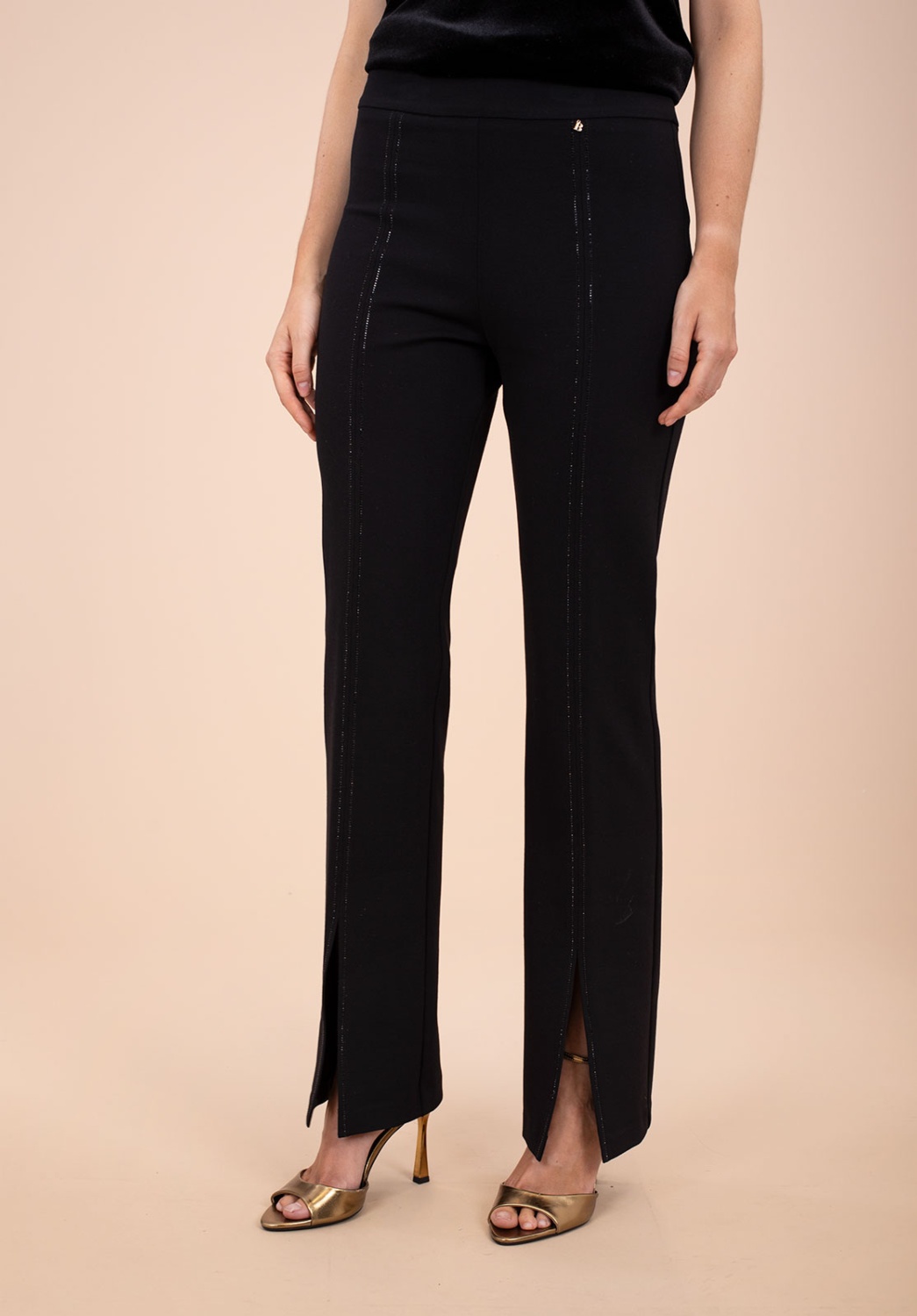 PANTALON NEGRO DE PEDRERIA 1