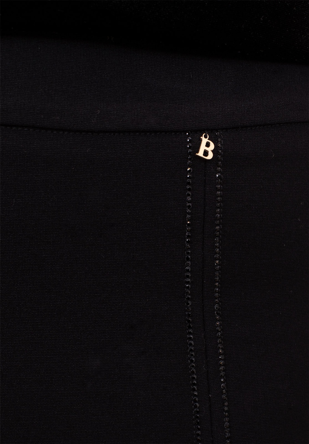 PANTALON NEGRO DE PEDRERIA 2
