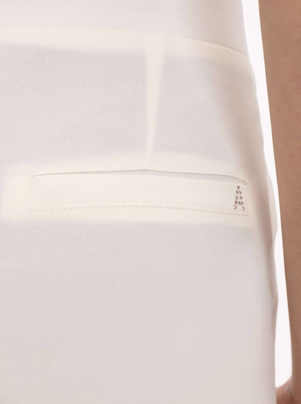 Pantalón Pitillo Crudo 2