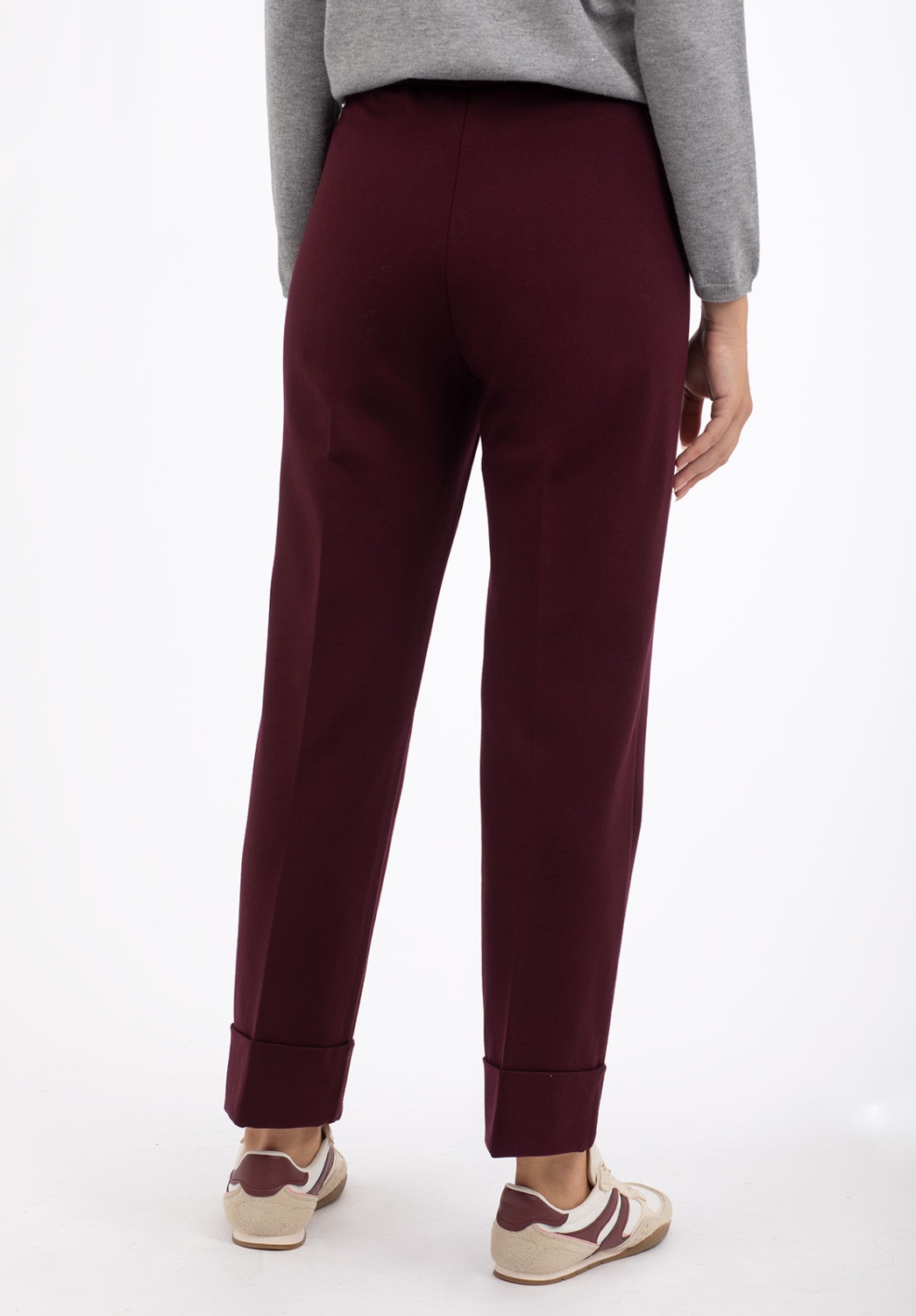 Pantalones clásicos burdeos con vueltas