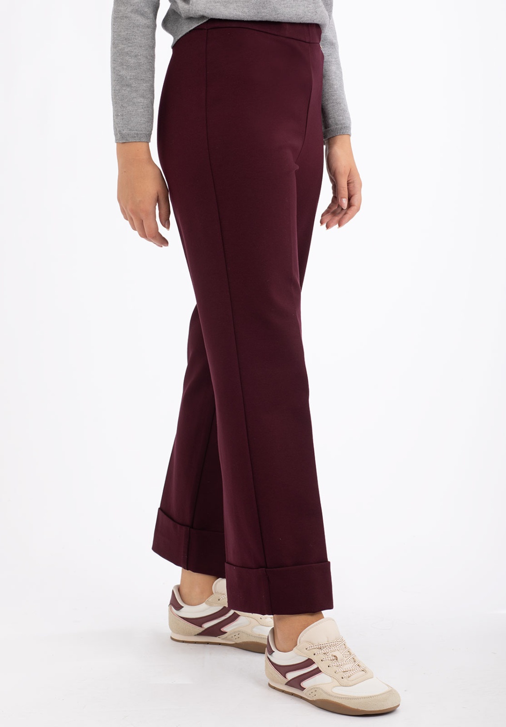 Pantalón Beige con Bajo Vuelto 3