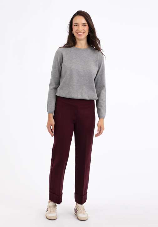 Pantalones clásicos burdeos con vueltas