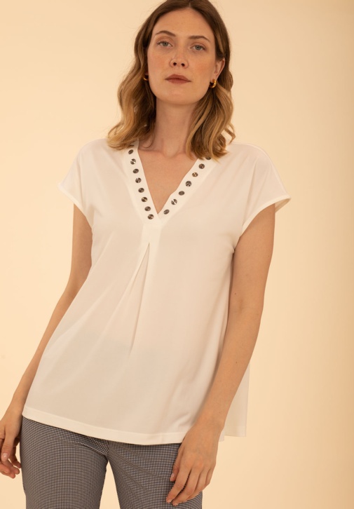 White T-shirt With Studs