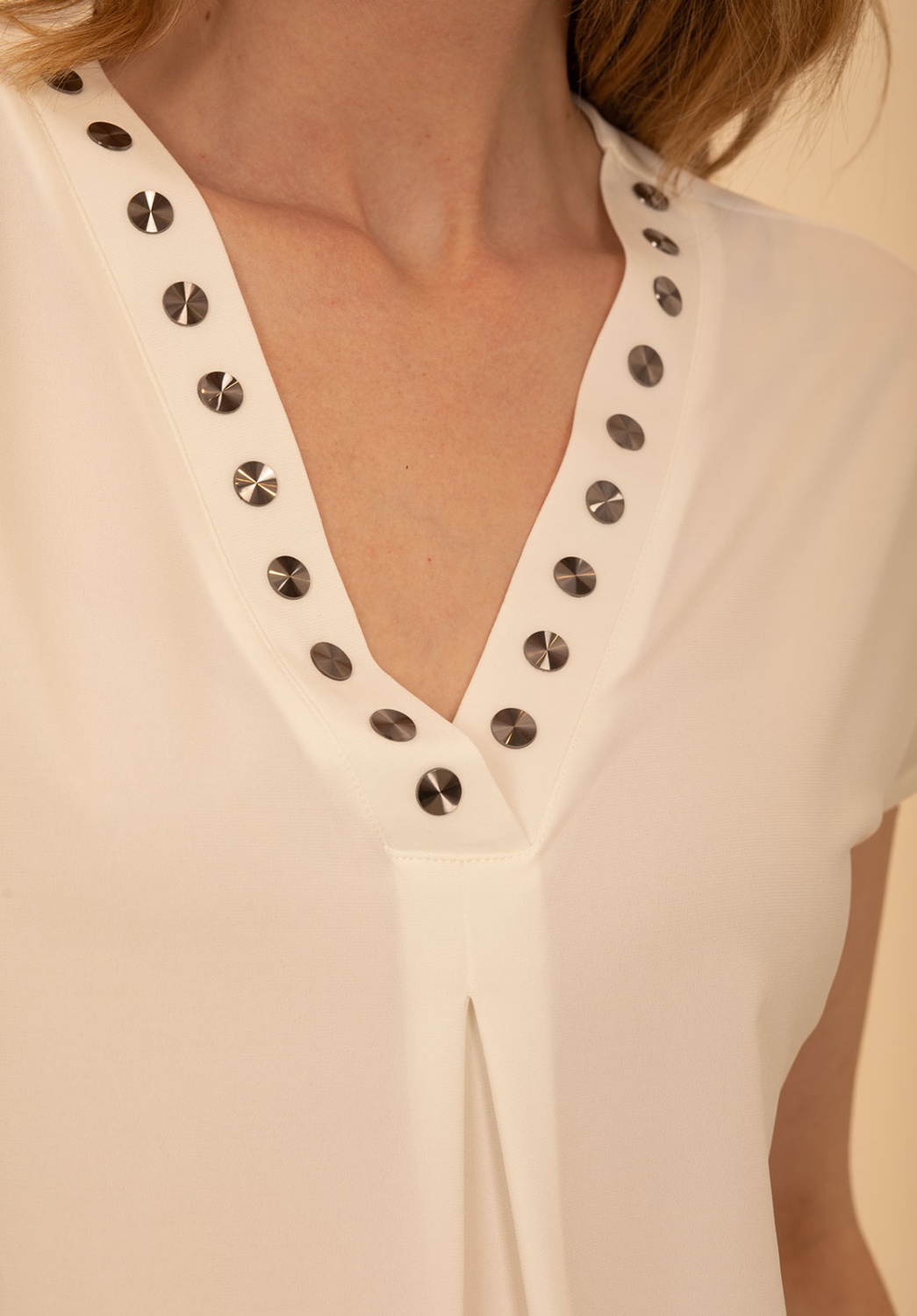 White T-shirt With Studs 1