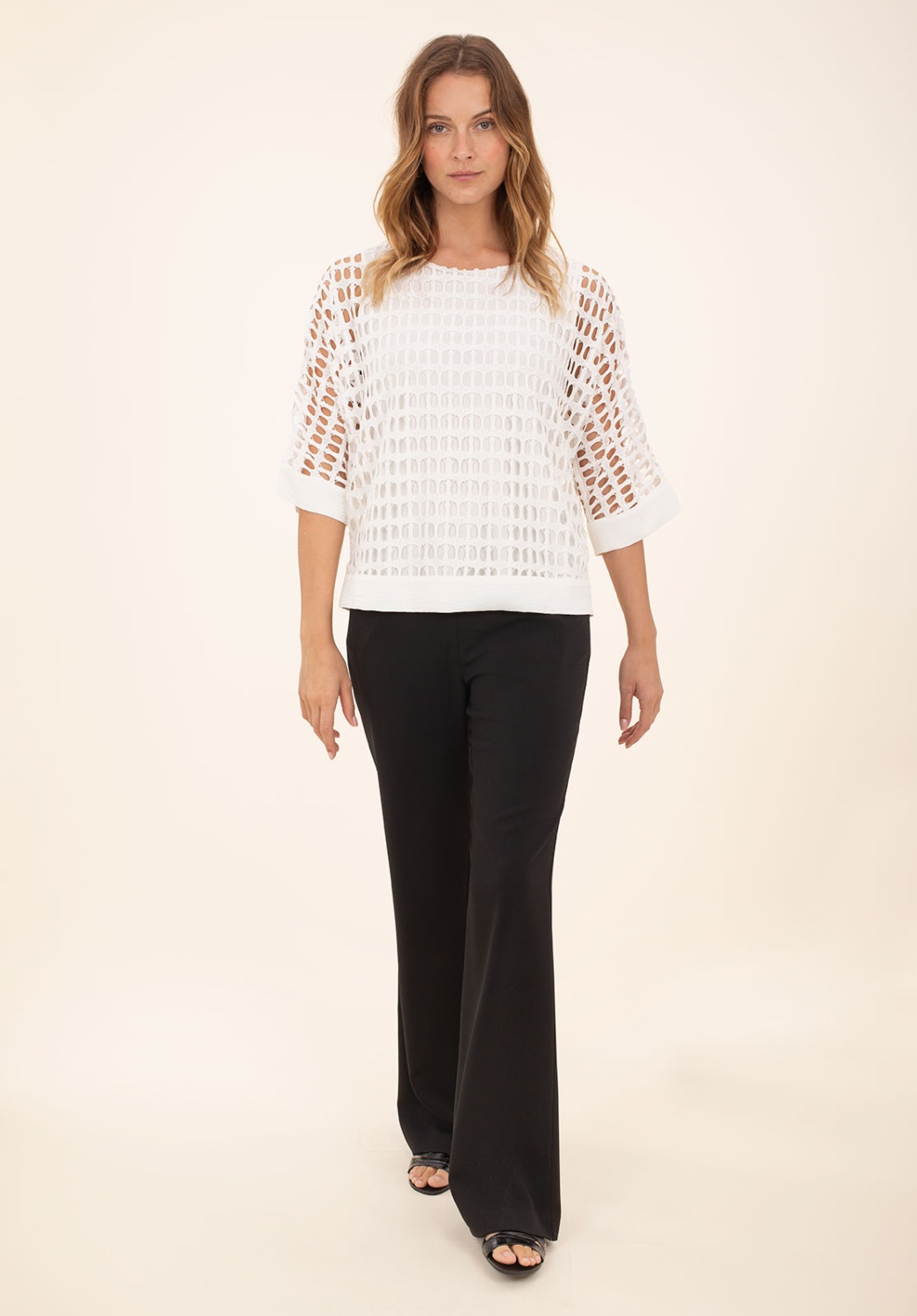 Camiseta Troquelada Blanca 4