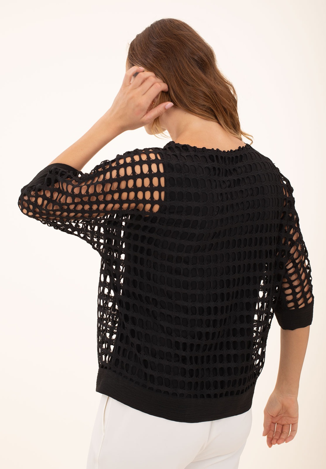 Camiseta Troquelada Negra 2