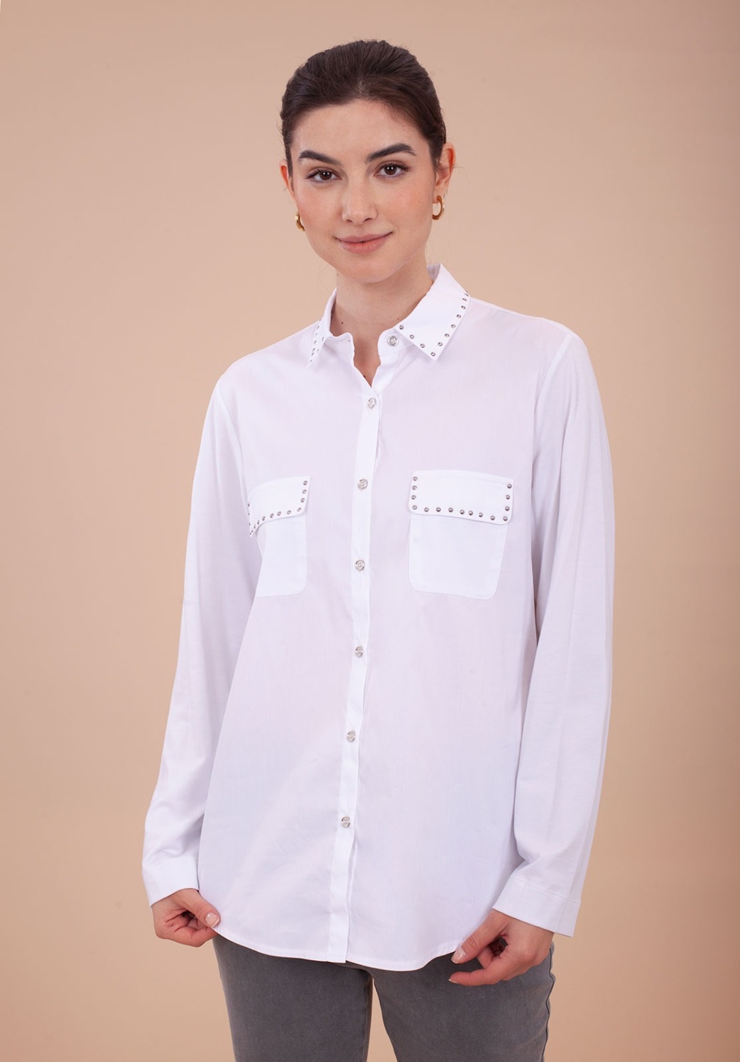 Camisa Blanca con tachuelas plata