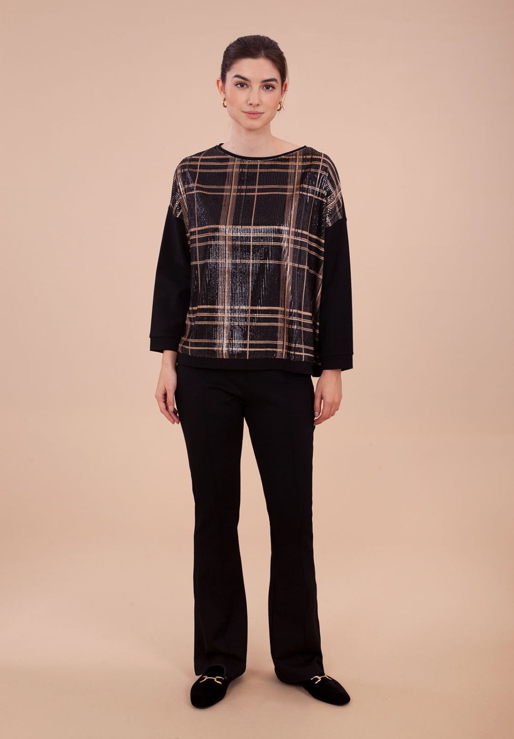 Blusa cuadros con mangas negras 4