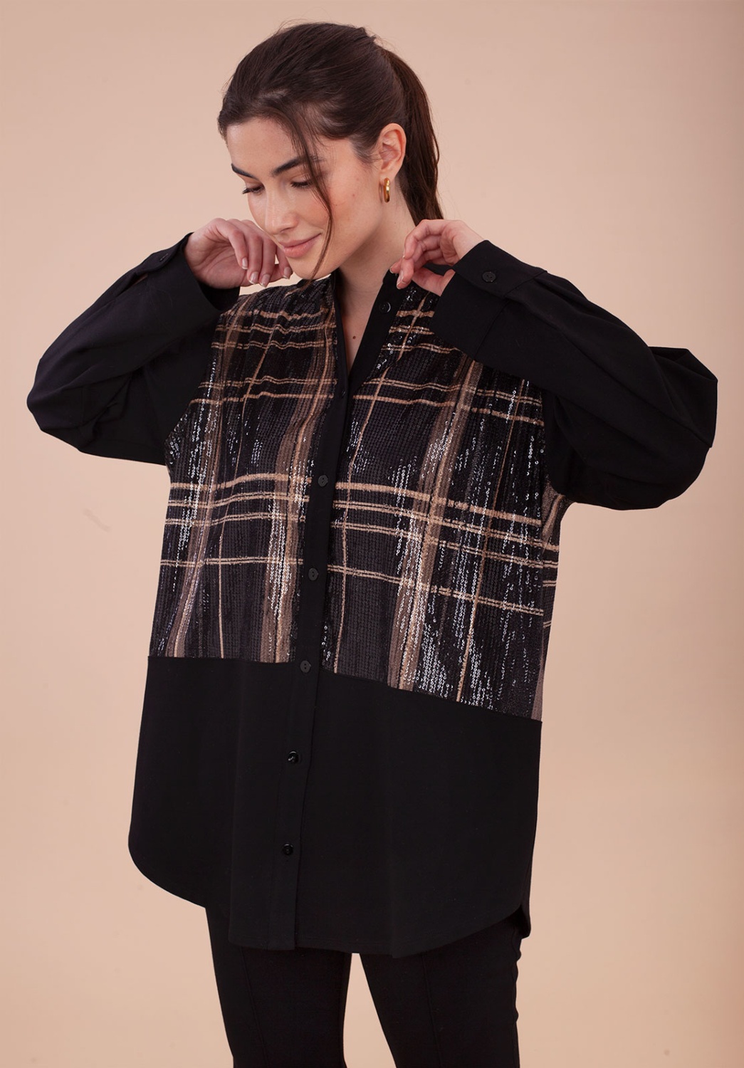 Camisa negra estampada de cuadros de lentejuelas