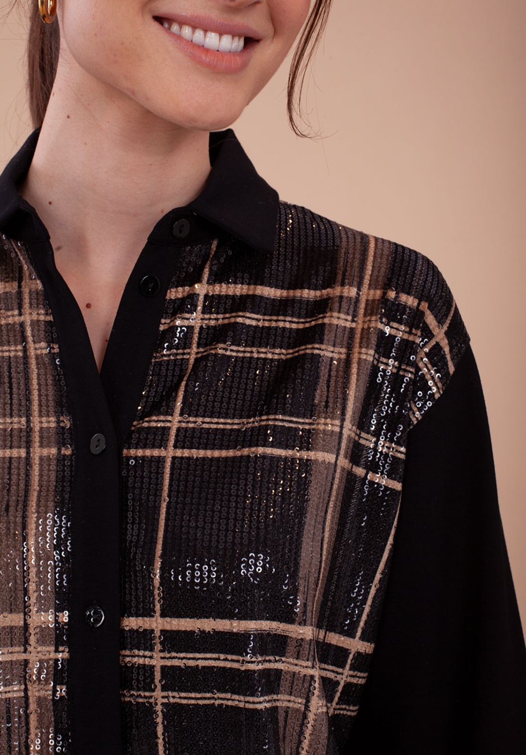 Camisa negra estampada de cuadros de lentejuelas 2