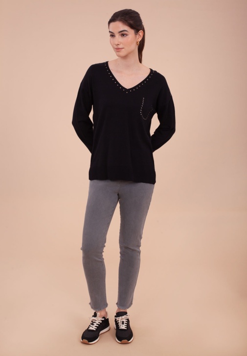 Pull noir à clous