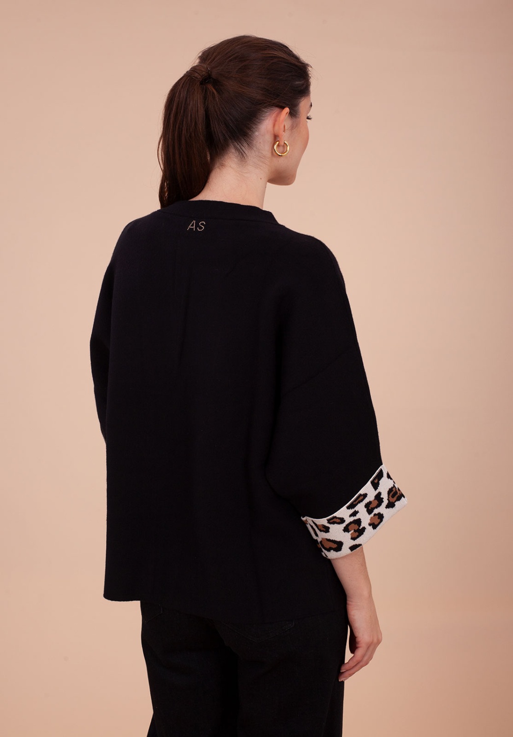 Jersey negro de puños de estampado leopardo 3