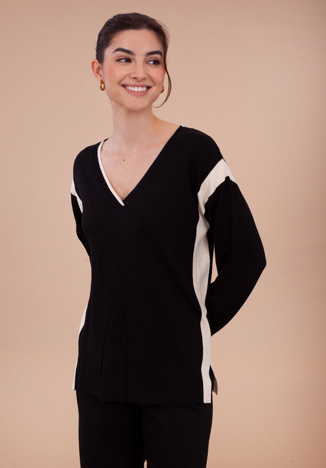 Jersey escote pico con franjas en contraste 1