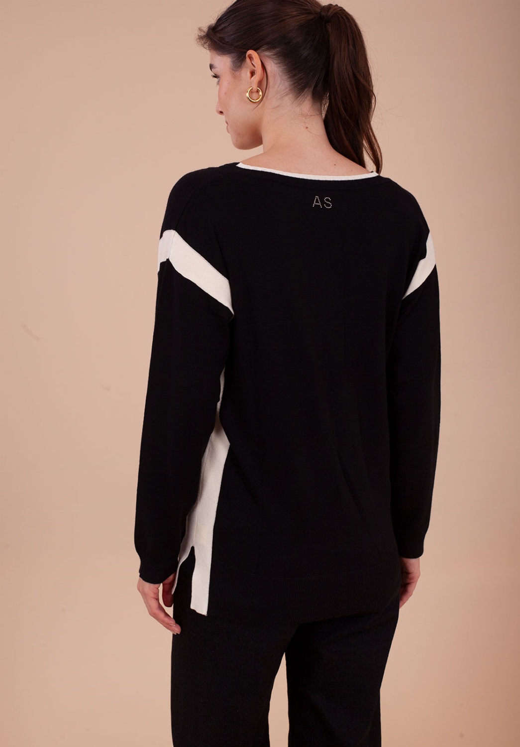 Jersey escote pico con franjas en contraste 3