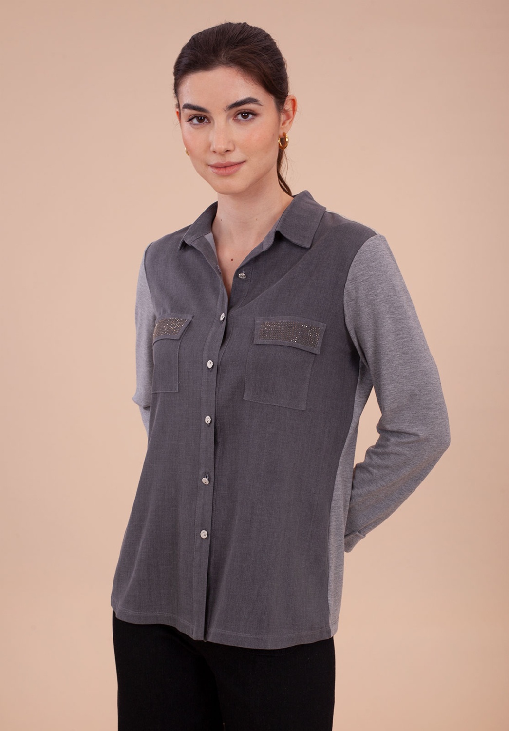 CAMISA GRIS con bolsillos 1