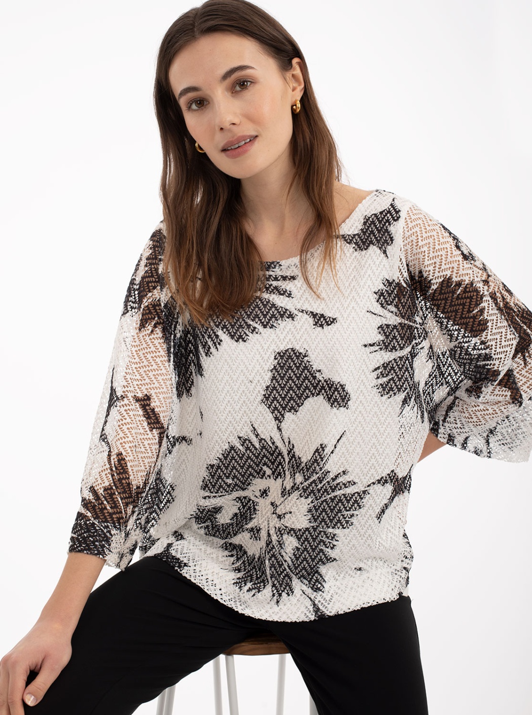 Blusa Calada Estampada Blanca y Negra