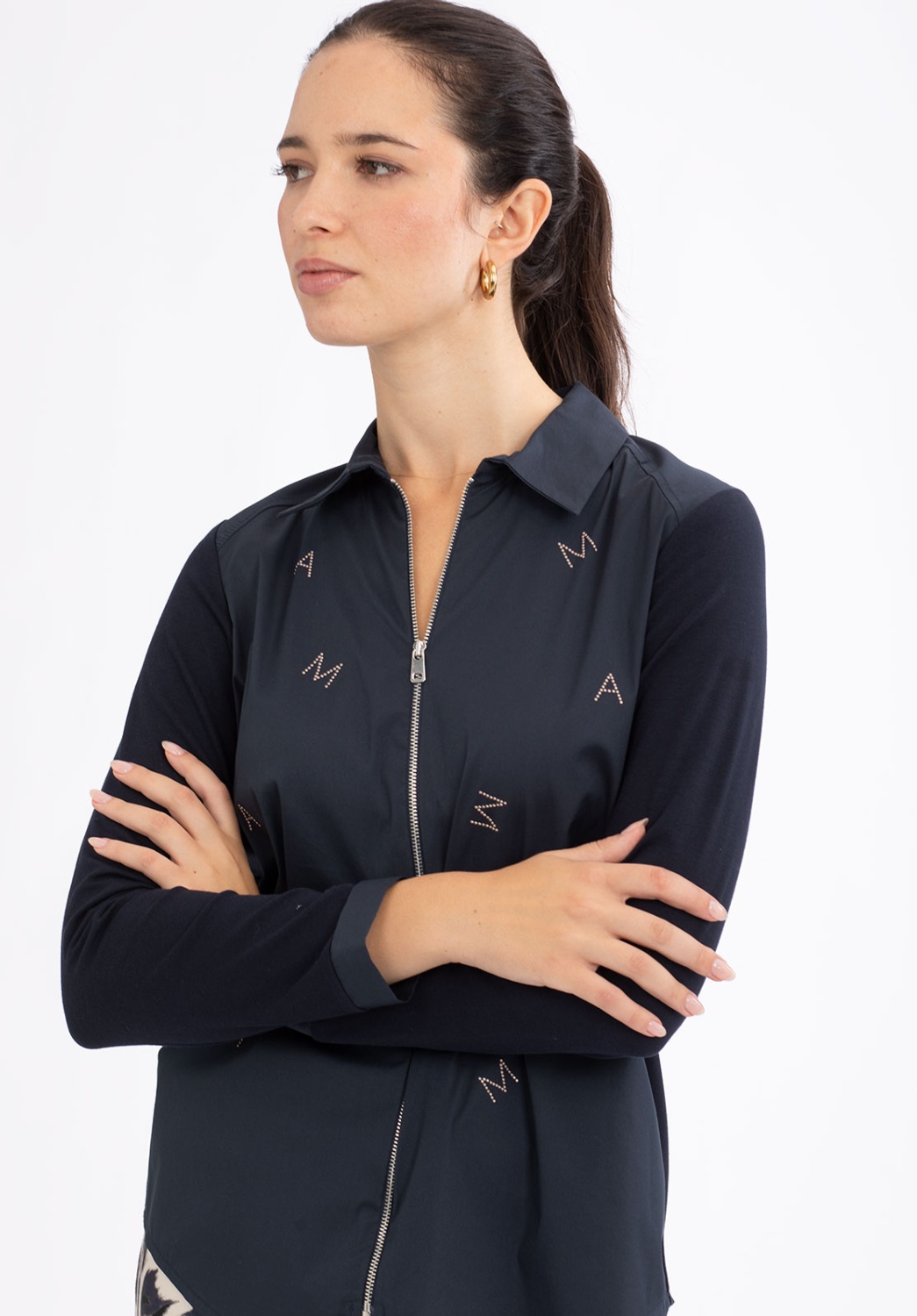 Camisa Azul de Pedrería con Letras