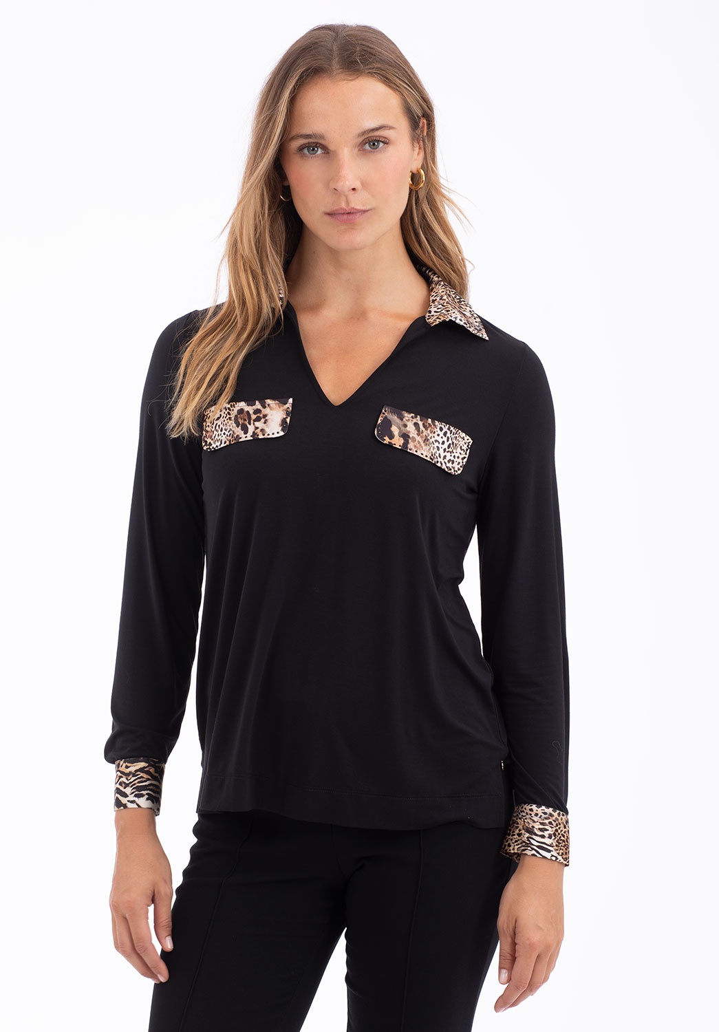 Camiseta Negra con Detalles Animal Print