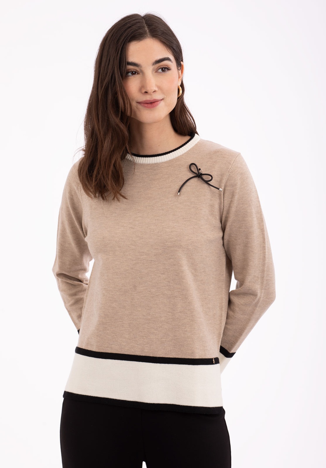 Two-tone jumper with bow detail