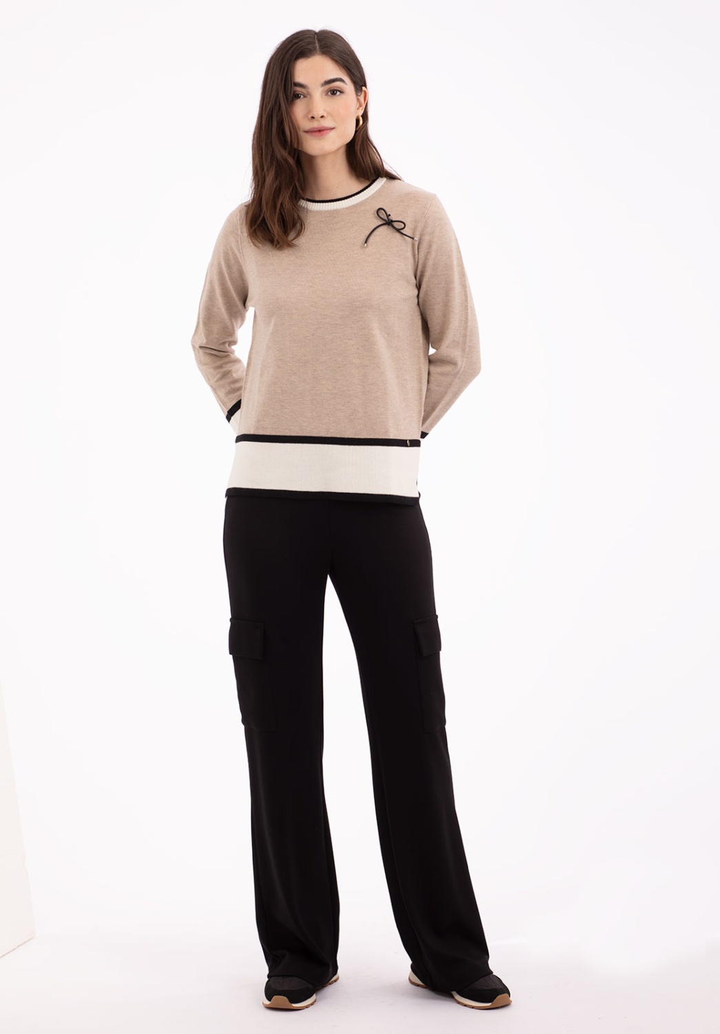 Two-tone jumper with bow detail