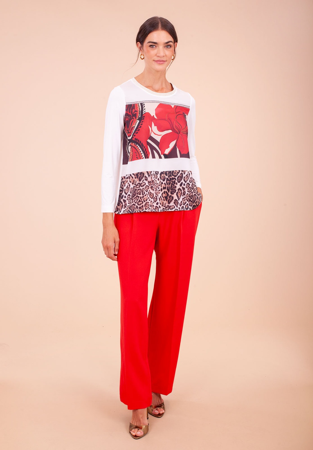 Blusa blanca con estampado floral y leopardo 4