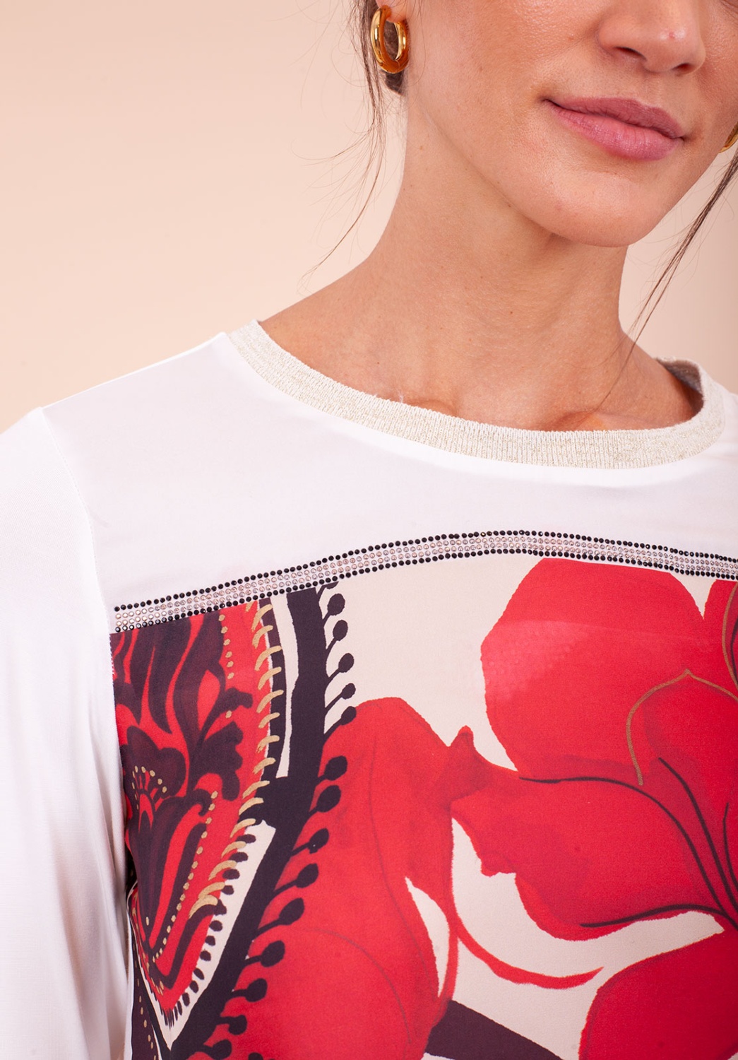 Blusa blanca con estampado floral y leopardo 3