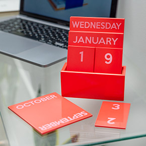 RED SMALL GLOSSY FULL COLOR CALENDAR HF - Item4