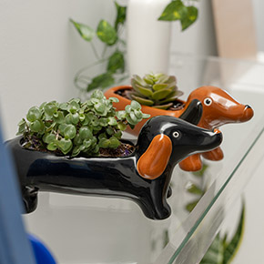 BROWN DACHSHUND VASE HF - Item3