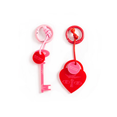 SHARE KEYCHAINS LOVE IS LOVE HF