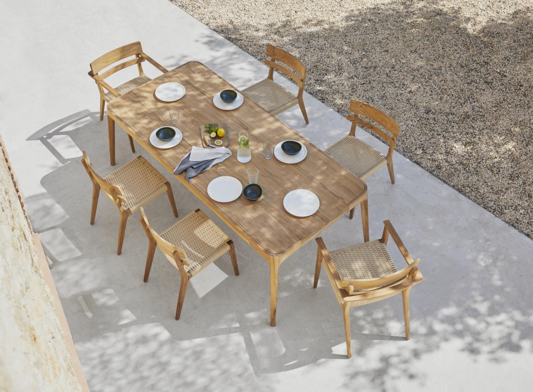 DINING TABLE 220
