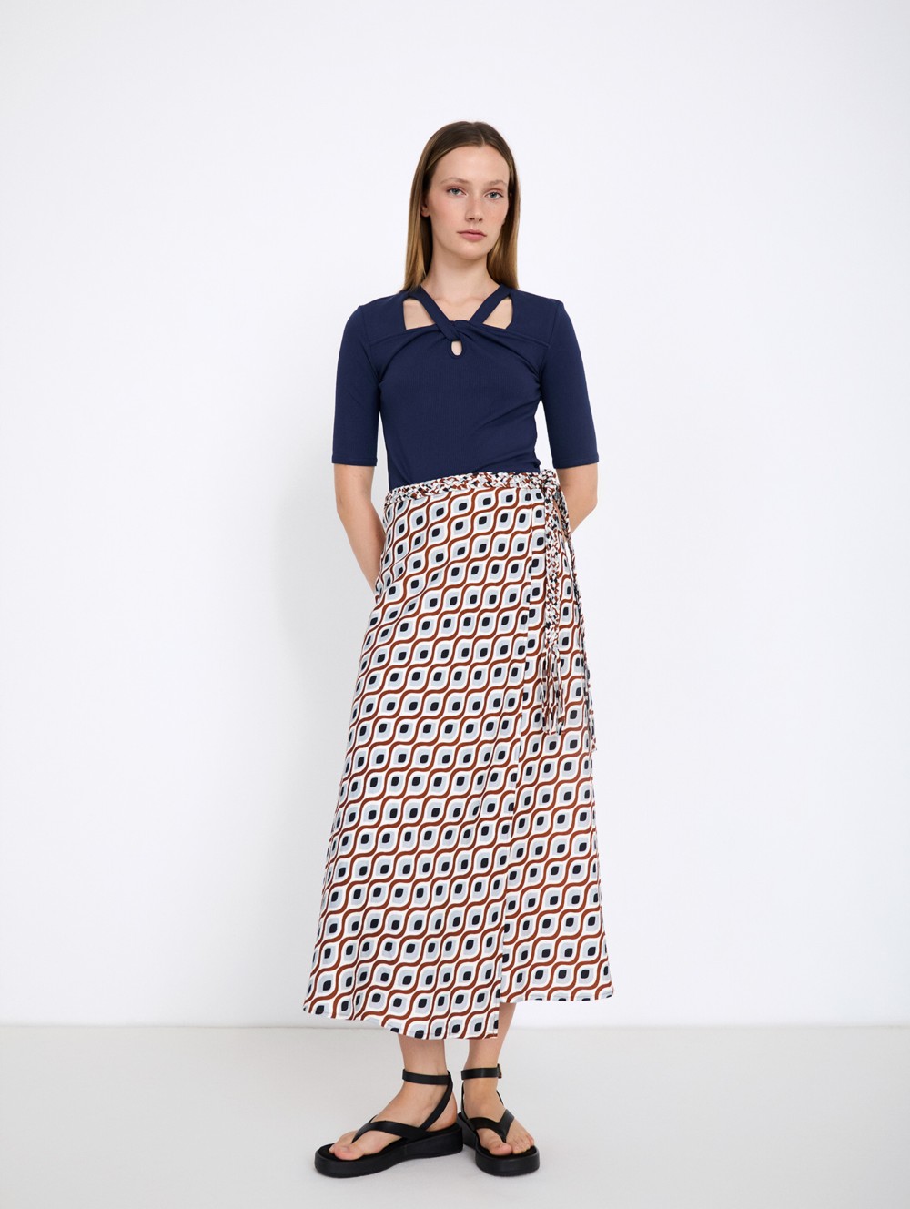 Ribbed neckline t-shirt