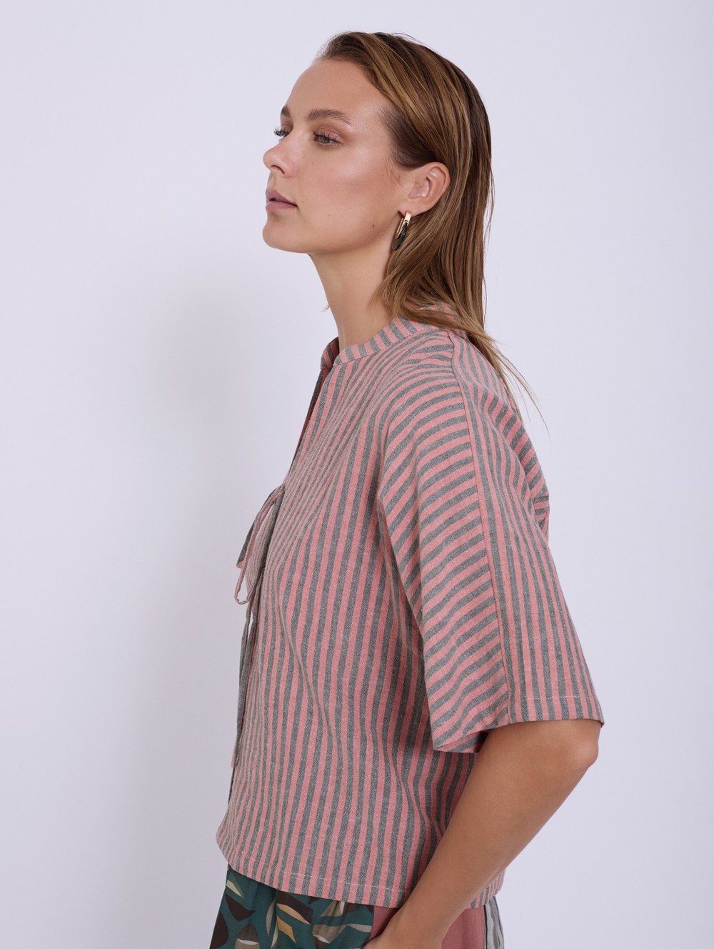 Camisa rayas cuello mao 4