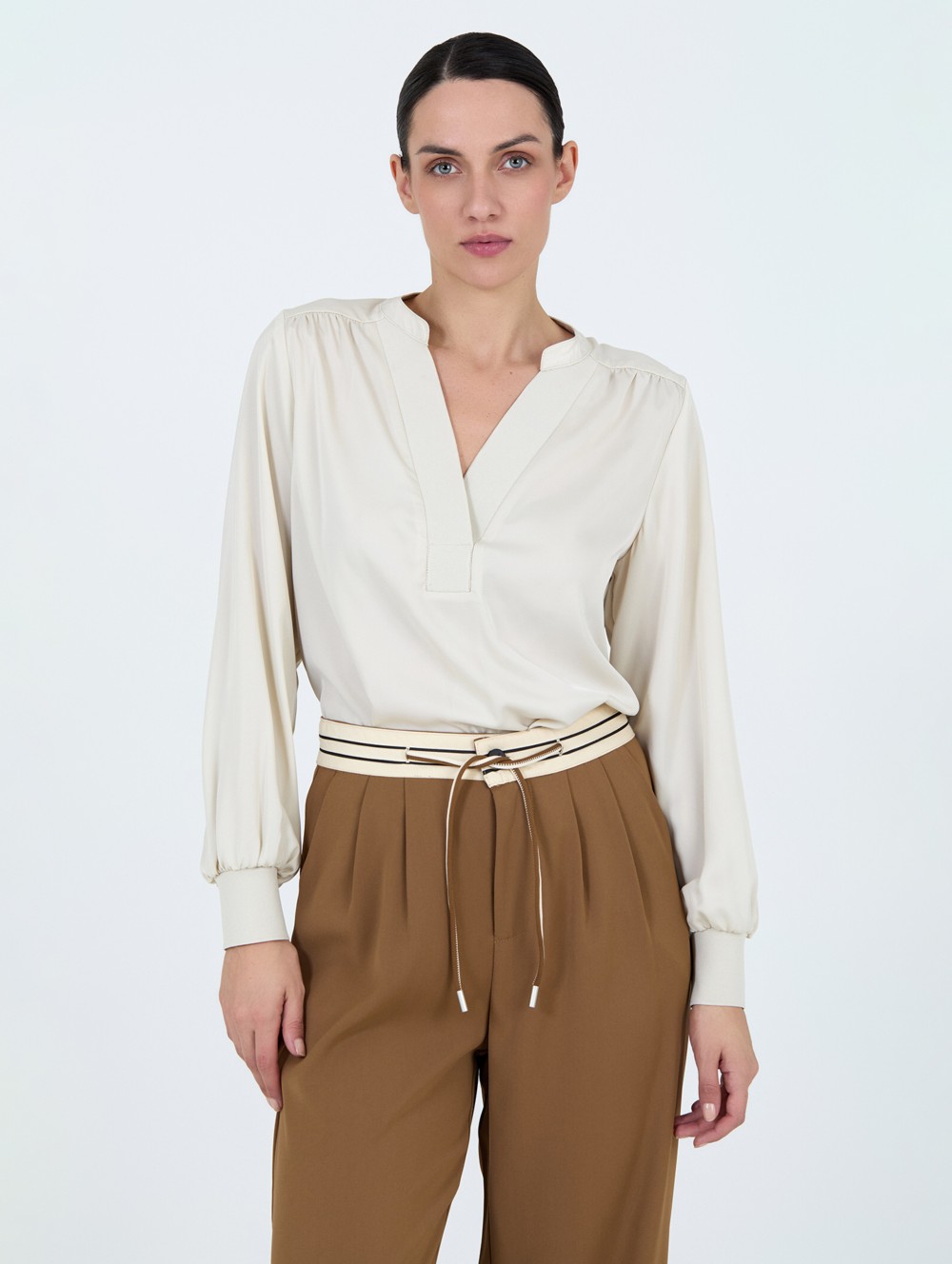 Blouse satinée côtelée