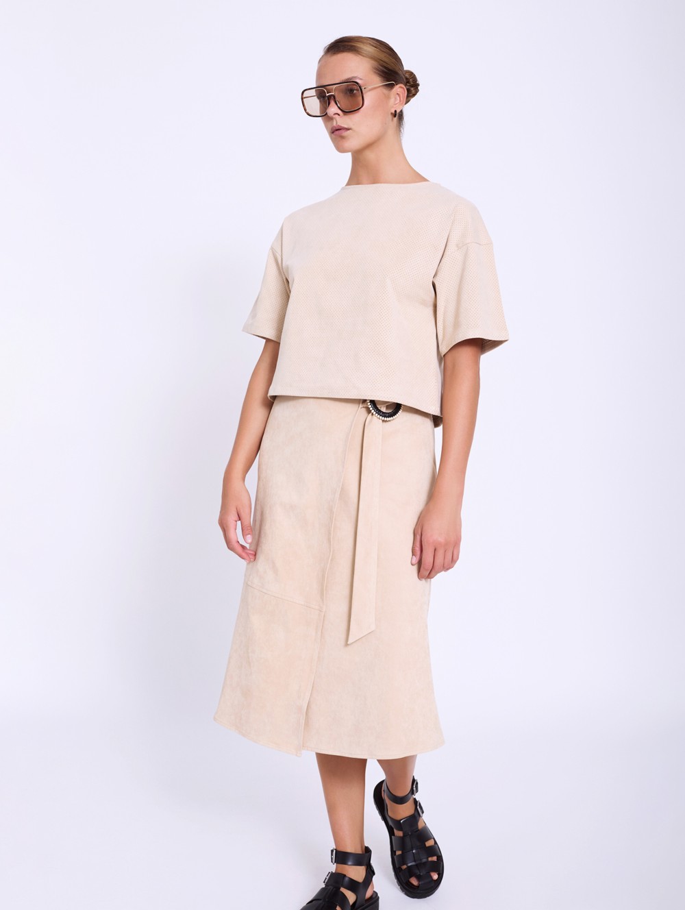 Blusa antelina troquelada