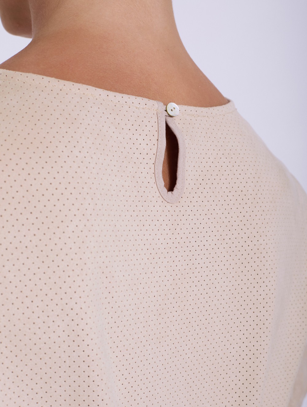 Blusa antelina troquelada 4