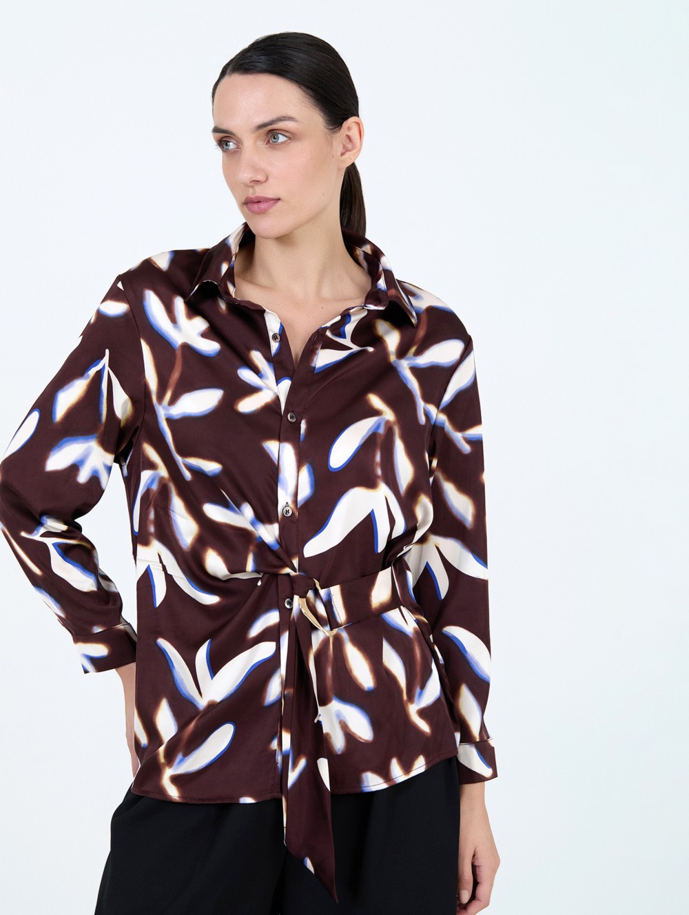 Blusa flores satinada 1