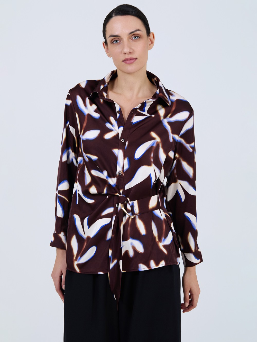 Blusa flores satinada 2