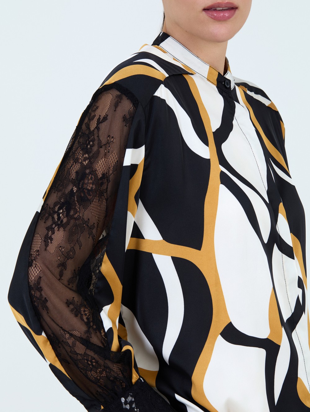 Blusa estampada encaje 2