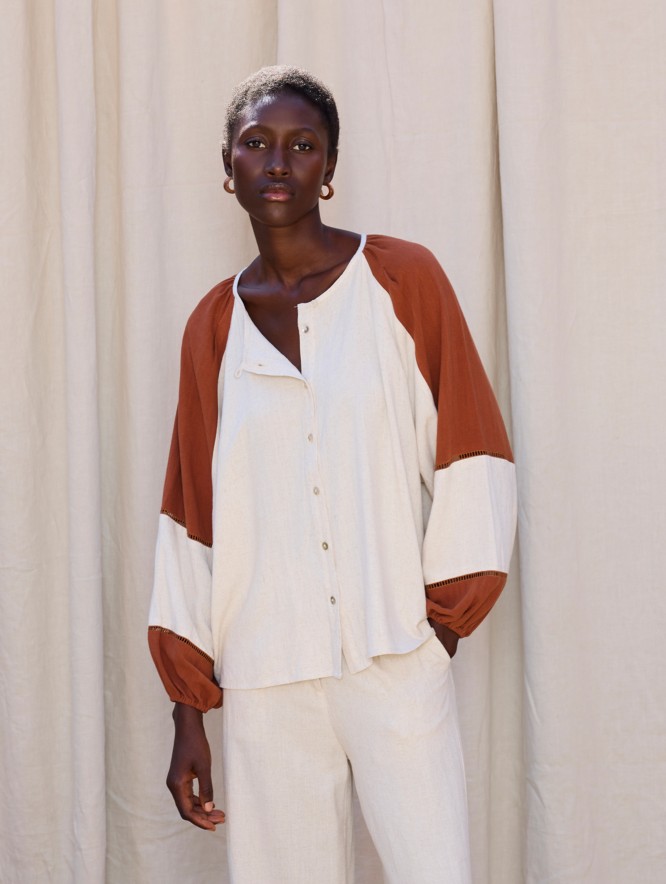 Camisa bicolor entredós