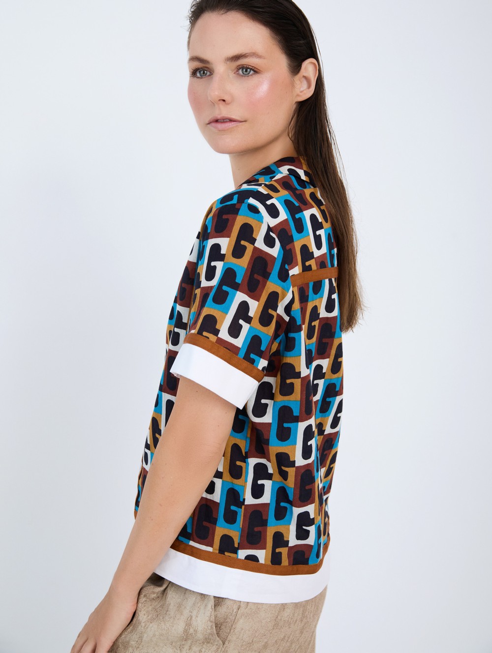 Retro print shirt
