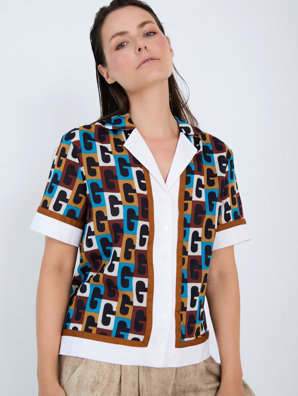 Retro print shirt